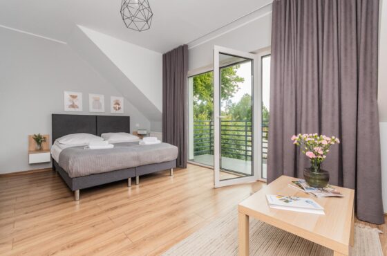 Komfortowy pokój z balkonem